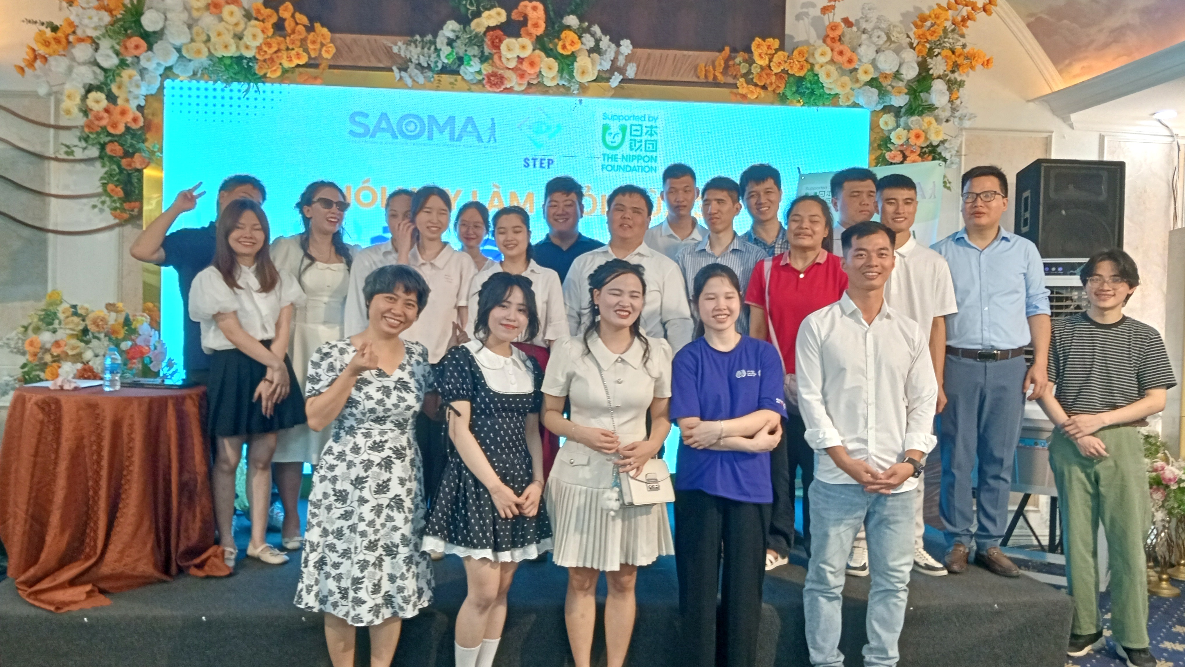 Các đại biểu và người tham dự