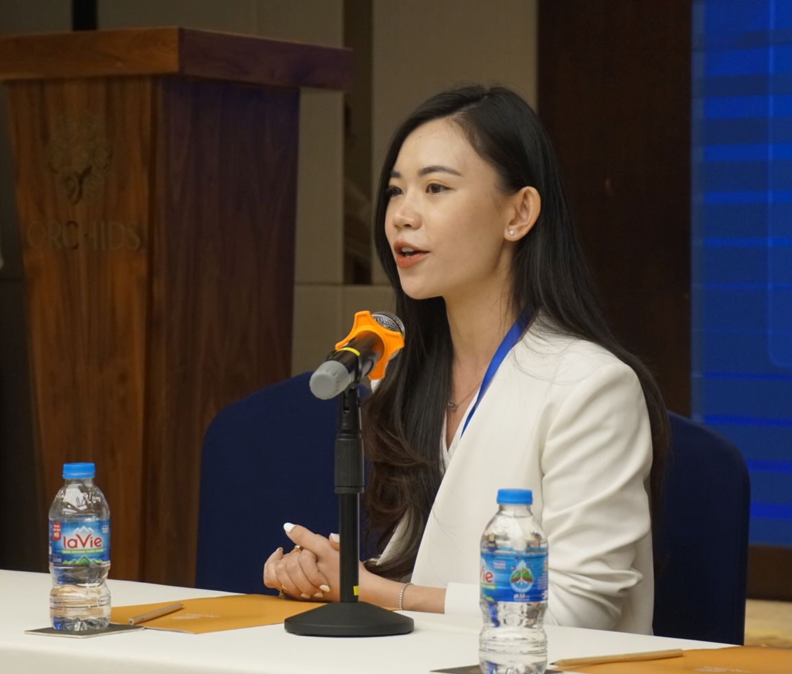 Chị Trang Nguyễn phát biểu