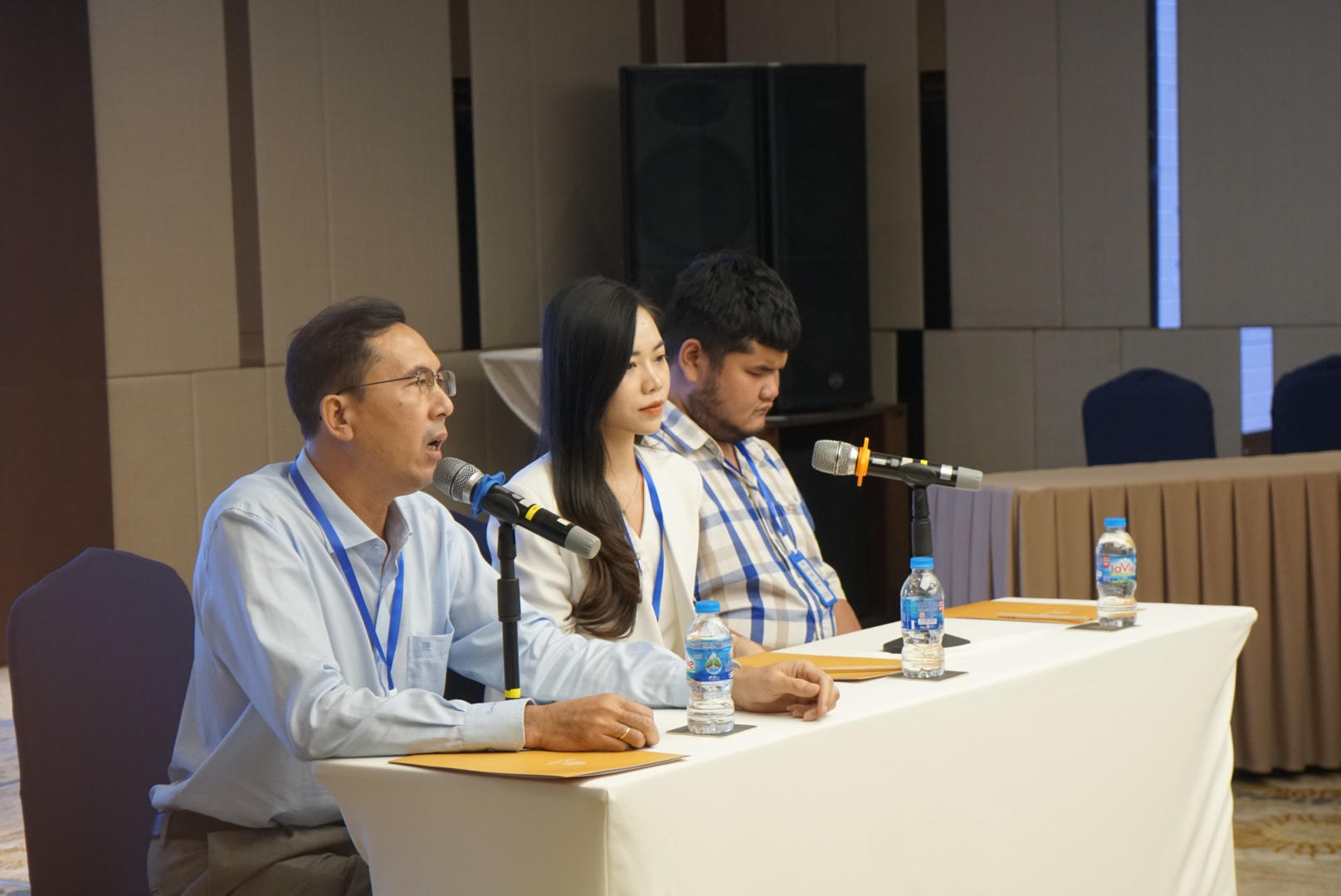 Mr. Cu and the speakers