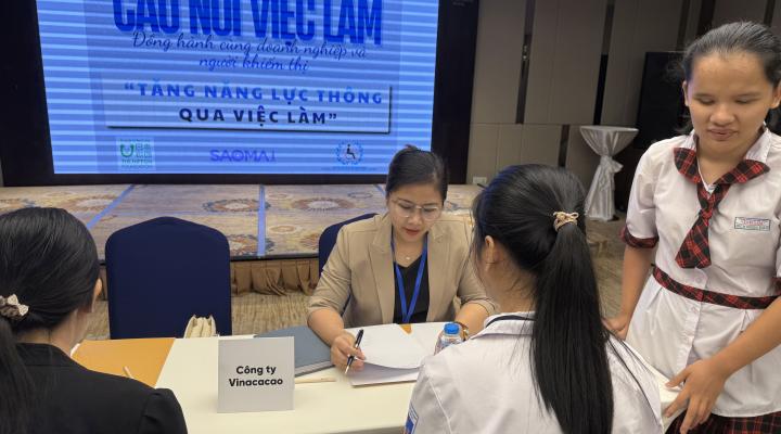 Vina Cacao Company booth